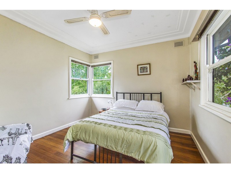 10 Glencoe Avenue, Wyoming NSW 2250