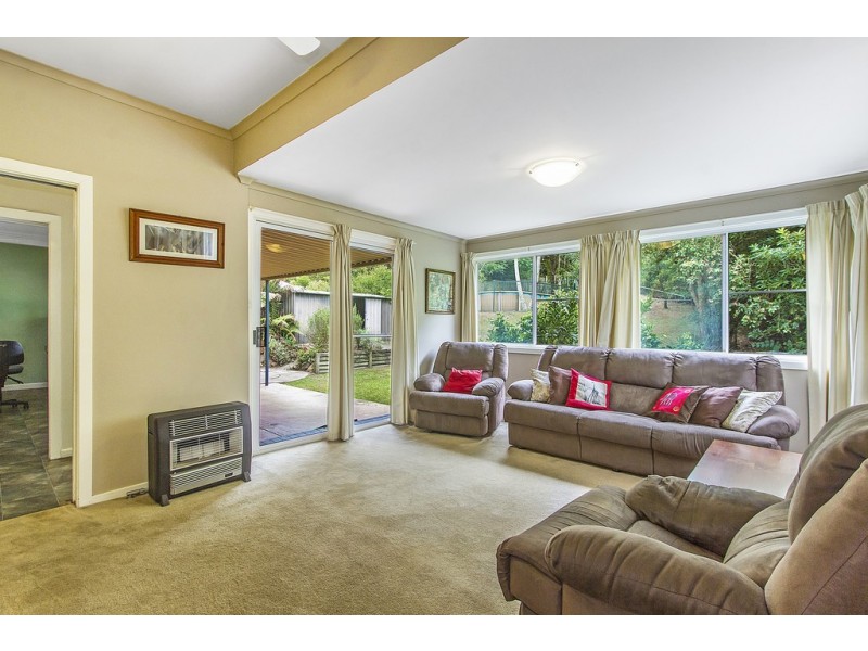 10 Glencoe Avenue, Wyoming NSW 2250