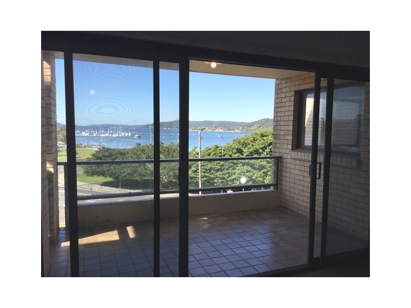 3/2 Broadview Avenue, Gosford NSW 2250