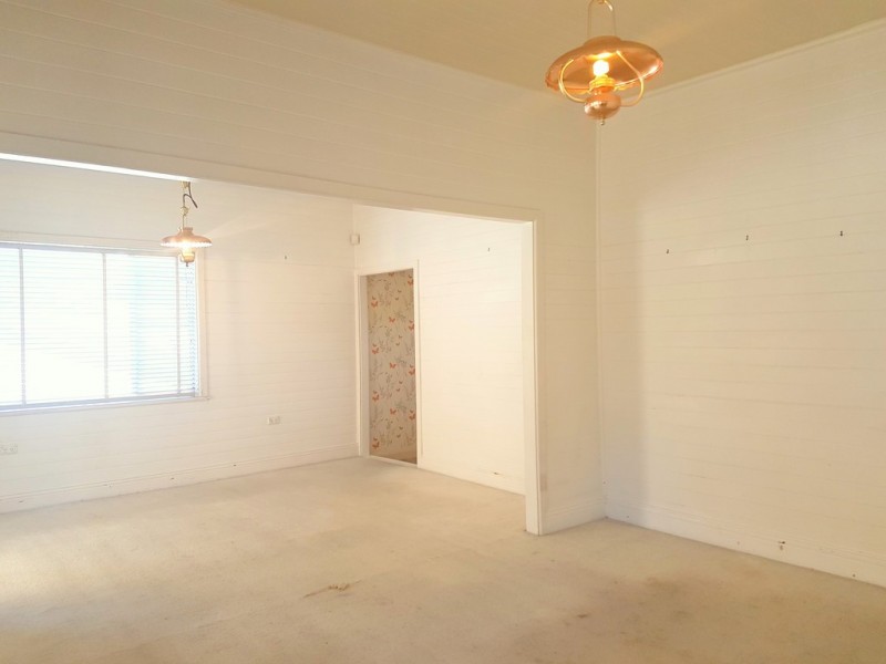 5 Coogee Road, Point Clare NSW 2250