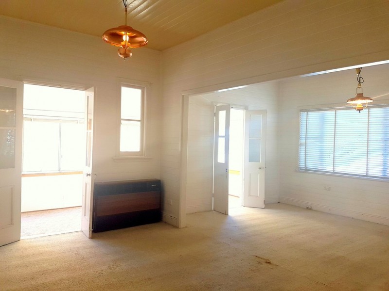 5 Coogee Road, Point Clare NSW 2250