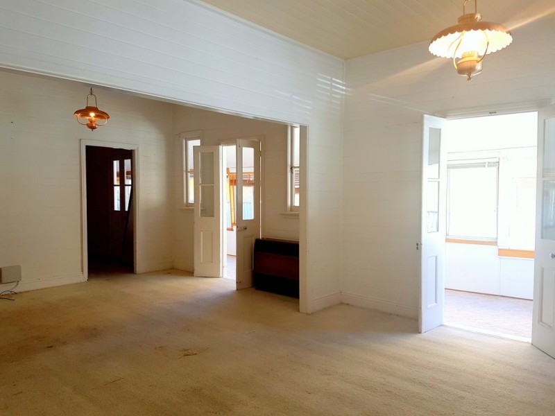 5 Coogee Road, Point Clare NSW 2250