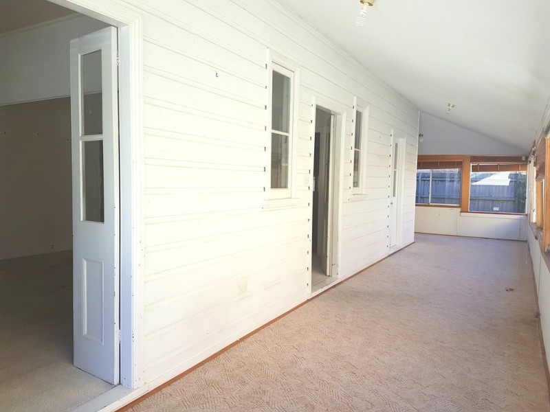 5 Coogee Road, Point Clare NSW 2250