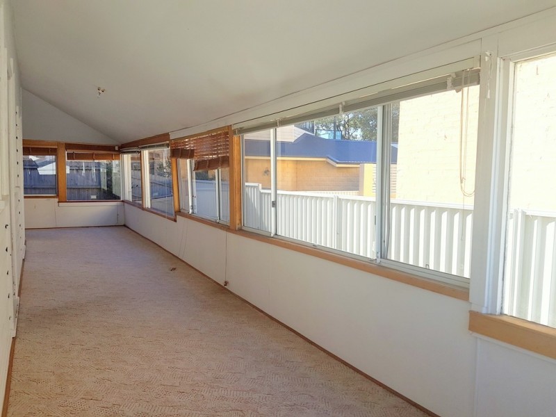 5 Coogee Road, Point Clare NSW 2250