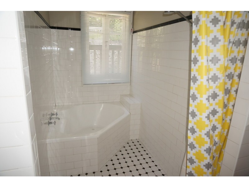 84 Etna Street, North Gosford NSW 2250