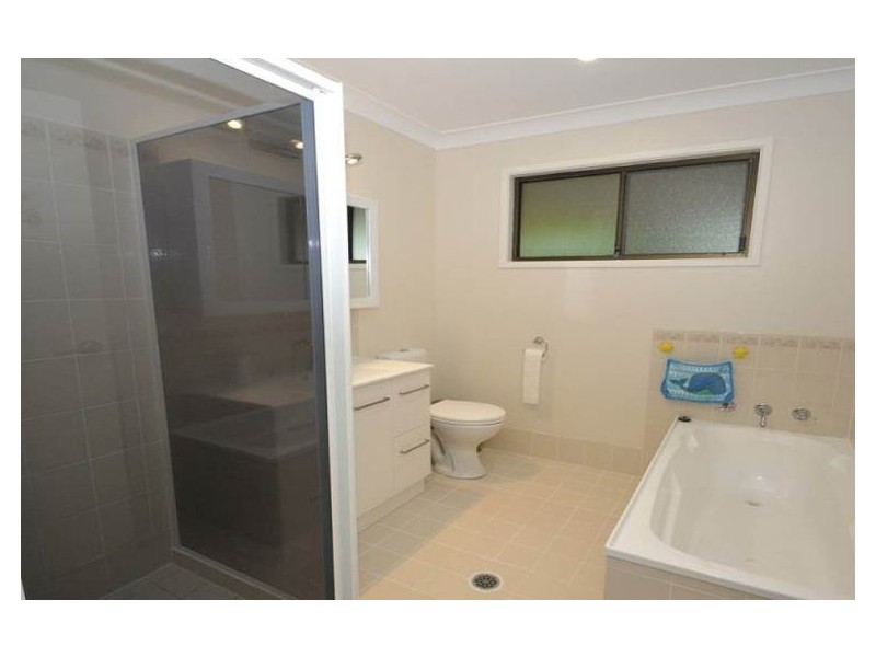 8 Gregory Street, Wyoming NSW 2250