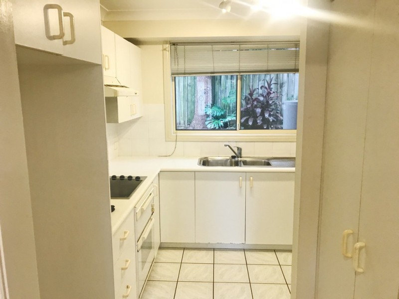 2/5 Moore Street, West Gosford NSW 2250