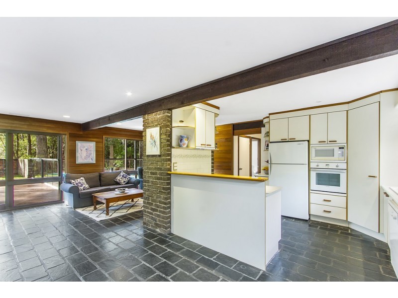 8 Riatta Street, Erina NSW 2250