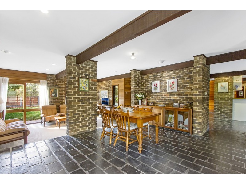 8 Riatta Street, Erina NSW 2250