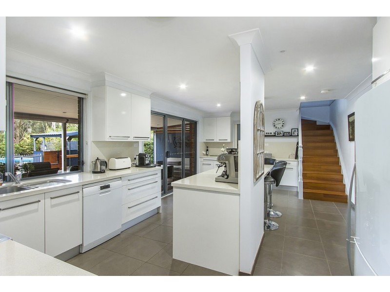 66 Singleton Road, Point Clare NSW 2250