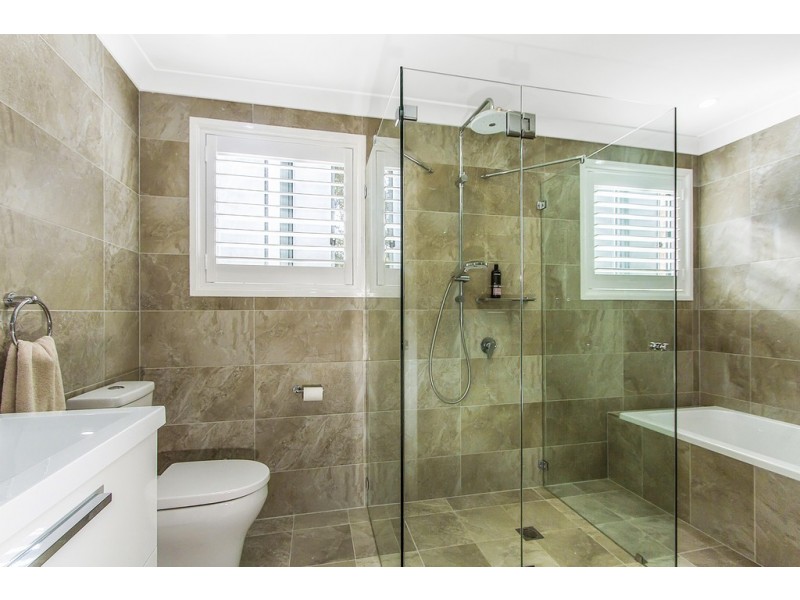 66 Singleton Road, Point Clare NSW 2250