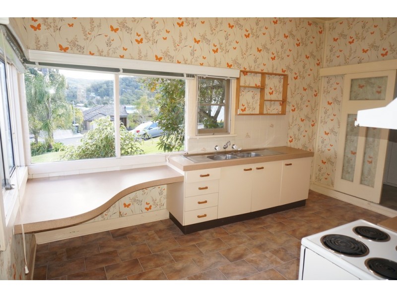 5 Coogee Road, Point Clare NSW 2250