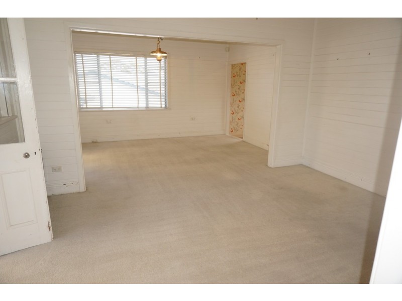 5 Coogee Road, Point Clare NSW 2250