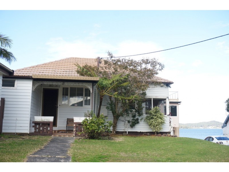 5 Coogee Road, Point Clare NSW 2250