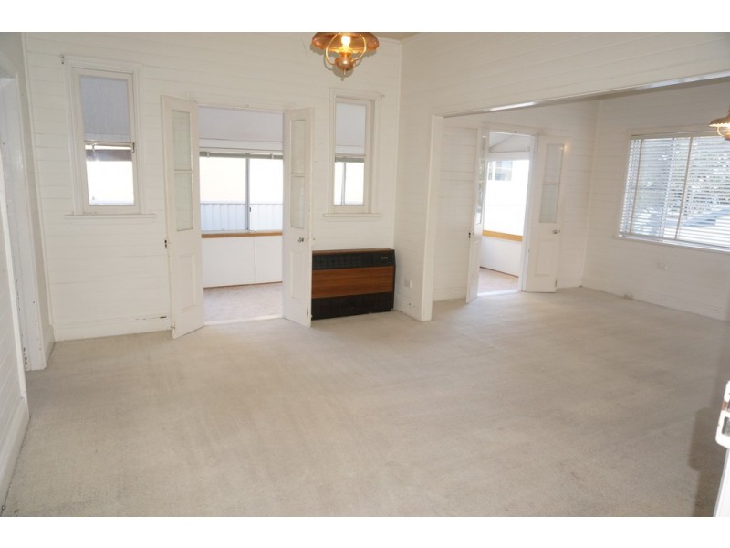 5 Coogee Road, Point Clare NSW 2250