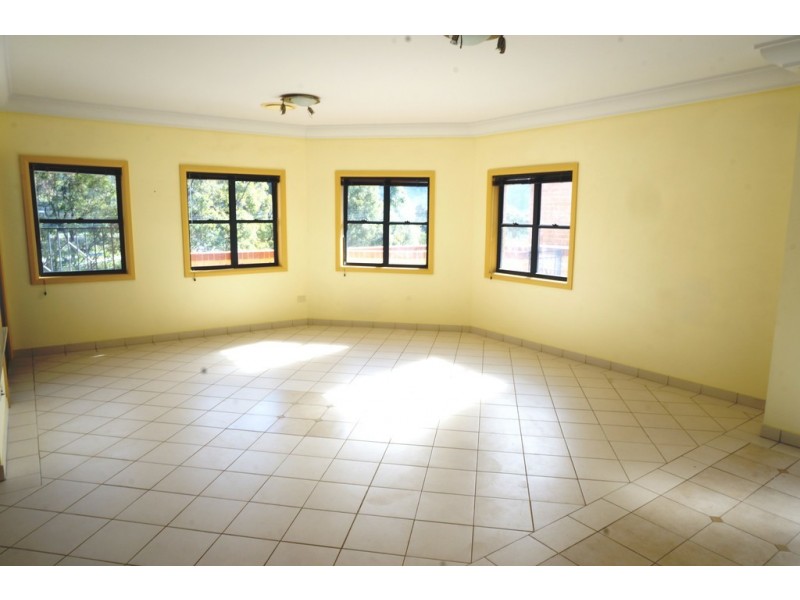 37A Young Street, West Gosford NSW 2250