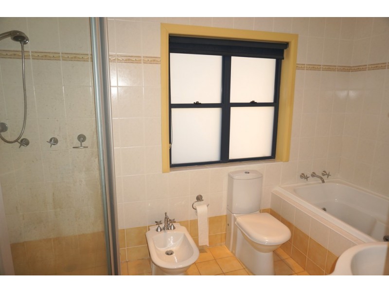 37A Young Street, West Gosford NSW 2250