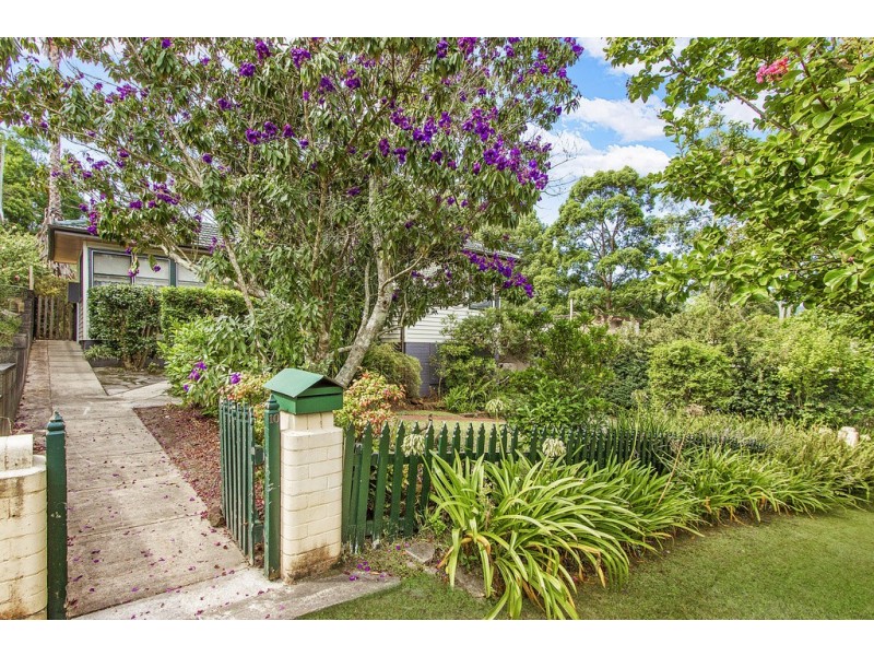 10 Glencoe Avenue, Wyoming NSW 2250