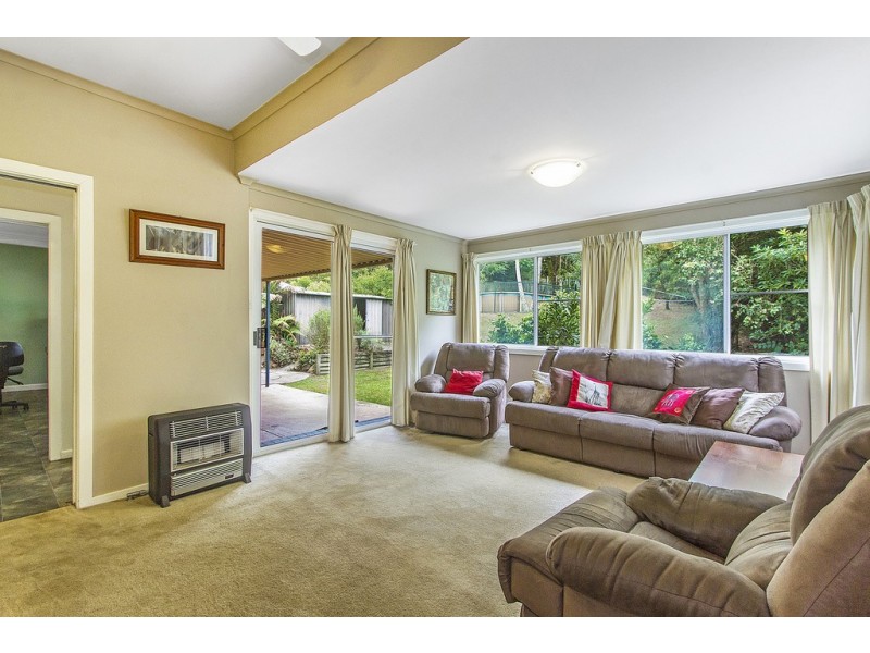 10 Glencoe Avenue, Wyoming NSW 2250