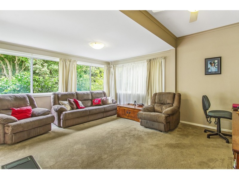 10 Glencoe Avenue, Wyoming NSW 2250