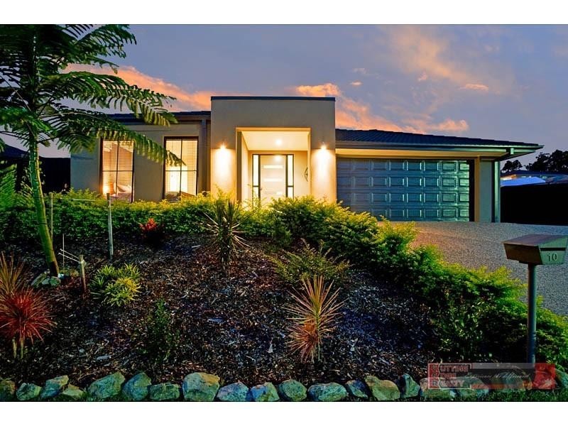 10 FARADAY PL, Pacific Pines QLD 4211
