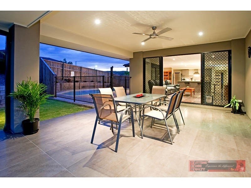 10 FARADAY PL, Pacific Pines QLD 4211