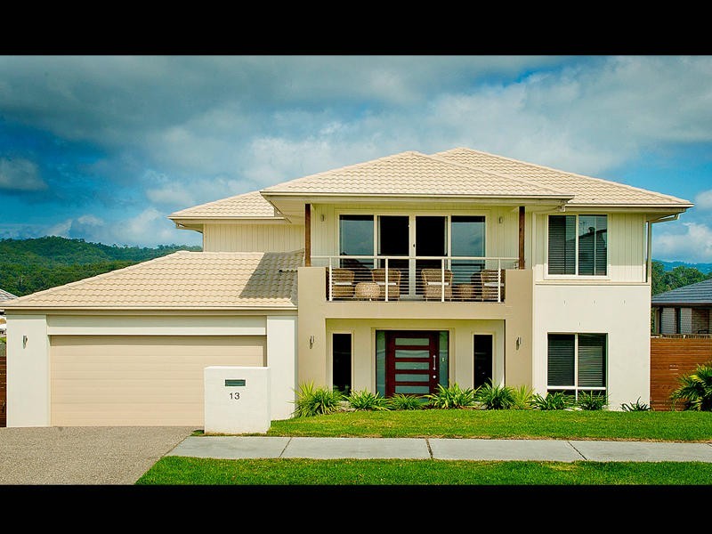 13 Wunburra Circ, Pacific Pines QLD 4211