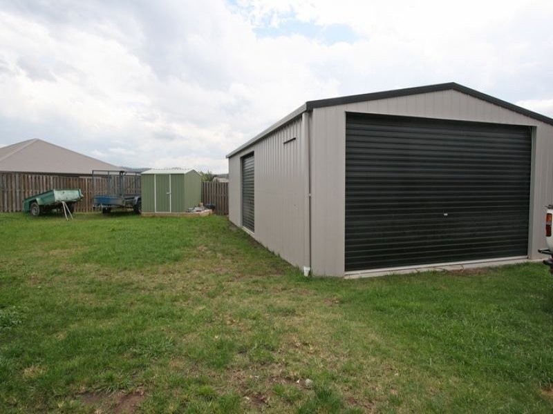 7 Peckham Court, Pacific Pines QLD 4211