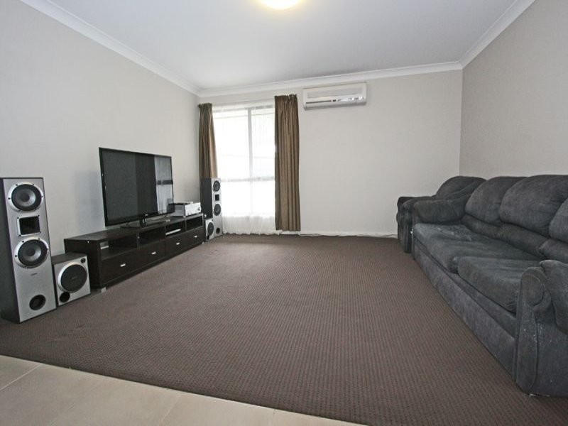 7 Peckham Court, Pacific Pines QLD 4211
