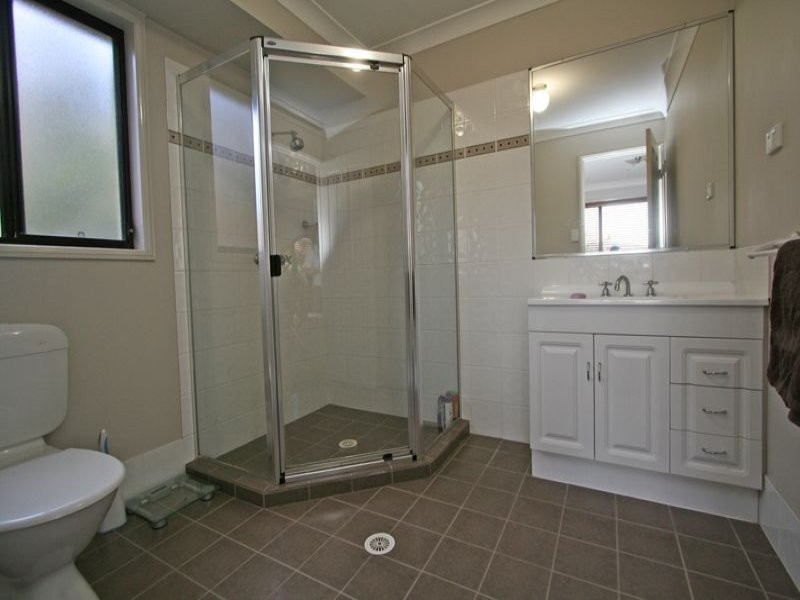 7 Peckham Court, Pacific Pines QLD 4211