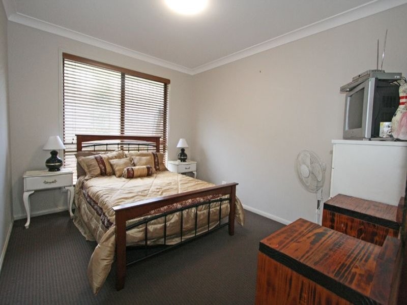 7 Peckham Court, Pacific Pines QLD 4211