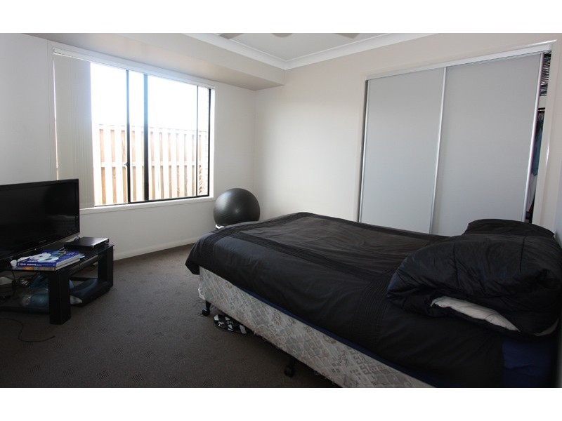 49 MANNING CCT, Pacific Pines QLD 4211