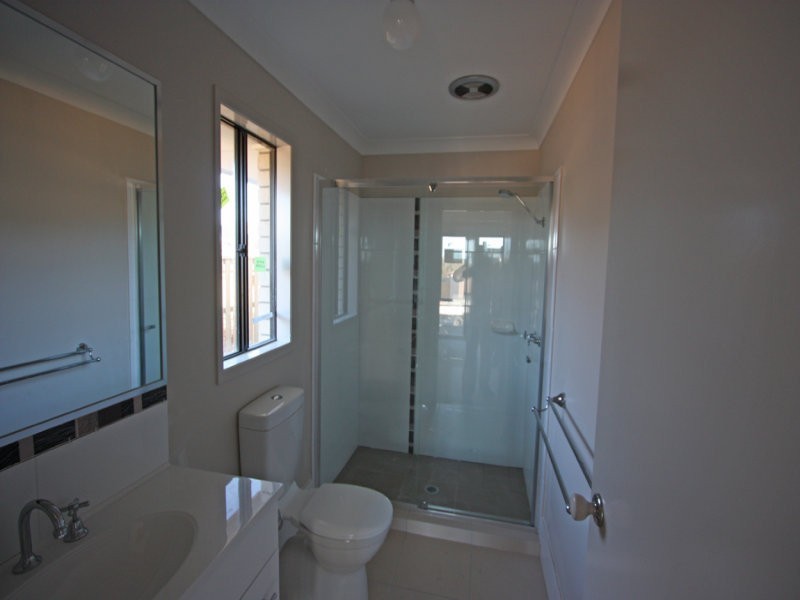 49 MANNING CCT, Pacific Pines QLD 4211