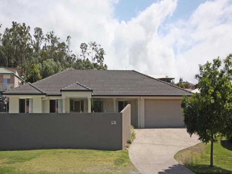 52 VICTORIA DR, Pacific Pines QLD 4211