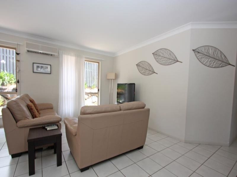 52 VICTORIA DR, Pacific Pines QLD 4211