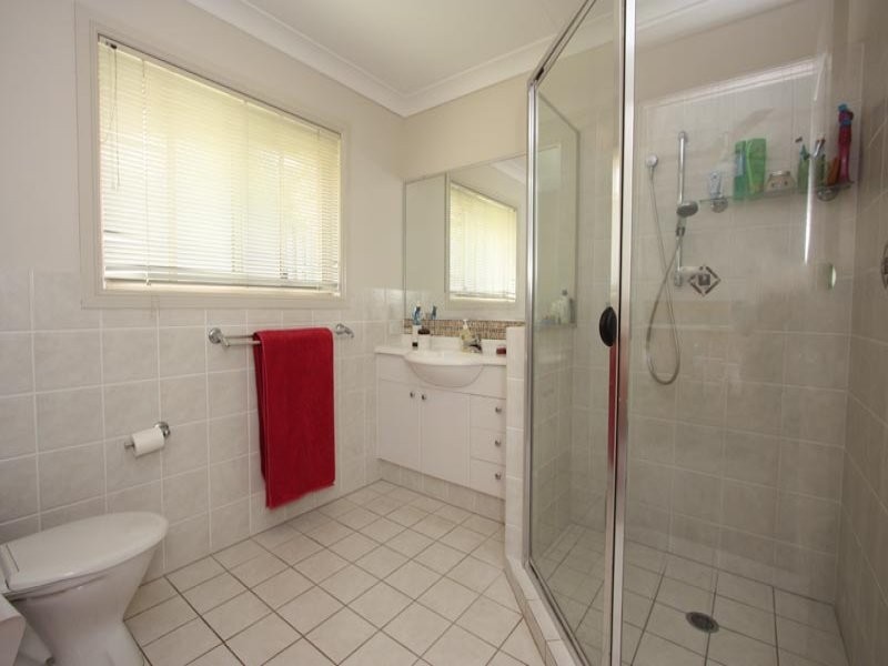 52 VICTORIA DR, Pacific Pines QLD 4211