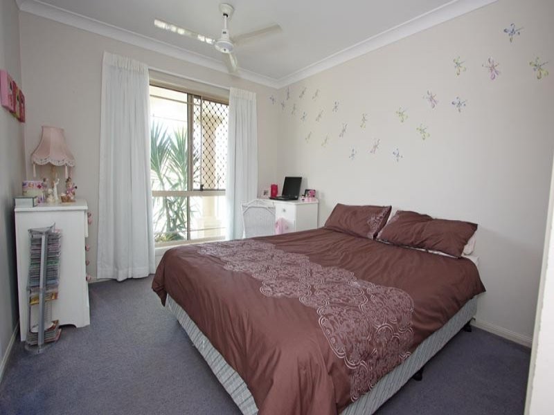 52 VICTORIA DR, Pacific Pines QLD 4211