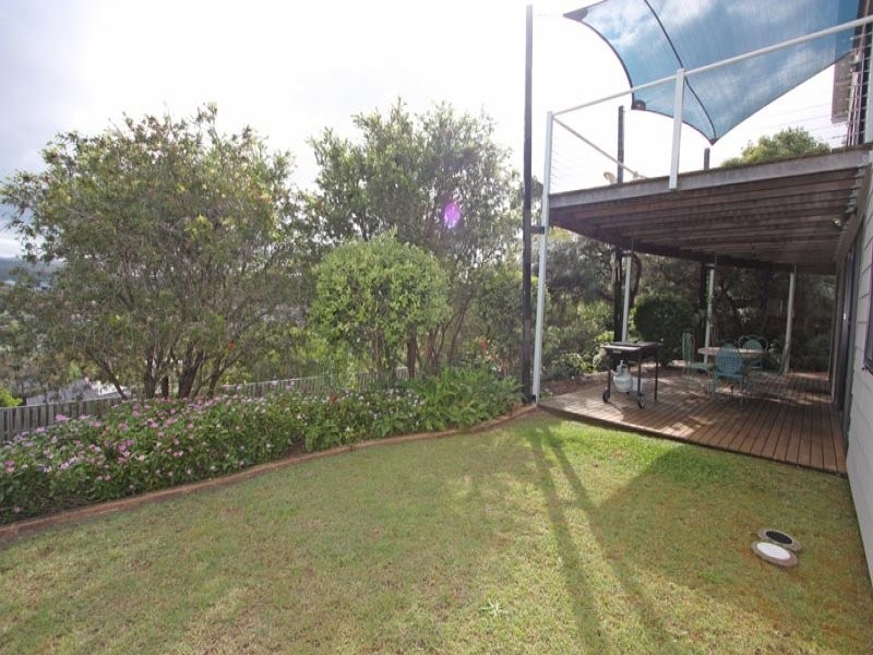 9 MANRA WAY, Pacific Pines QLD 4211