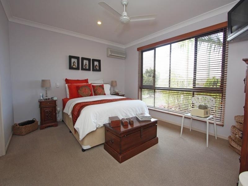 9 MANRA WAY, Pacific Pines QLD 4211