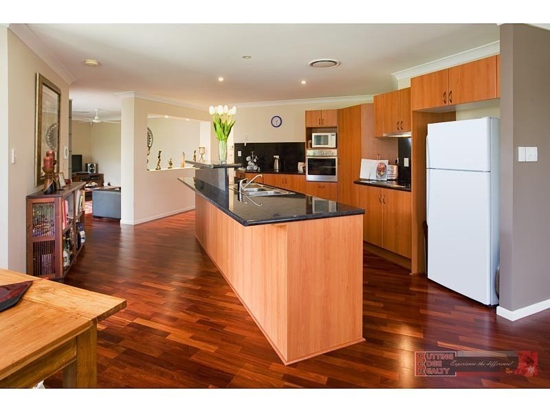 15 Springwood Ave, Pacific Pines QLD 4211