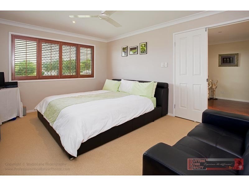 15 Springwood Ave, Pacific Pines QLD 4211
