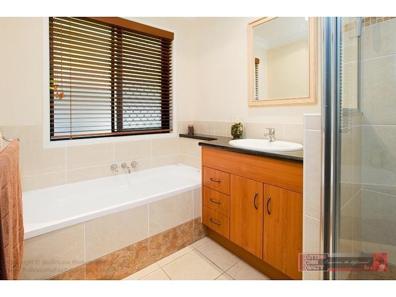 15 Springwood Ave, Pacific Pines QLD 4211