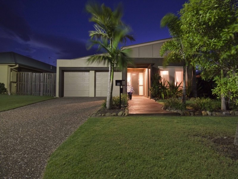 19 TENNANT STREET, Pacific Pines QLD 4211