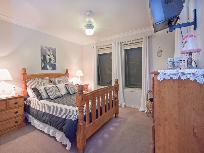 19 TENNANT STREET, Pacific Pines QLD 4211