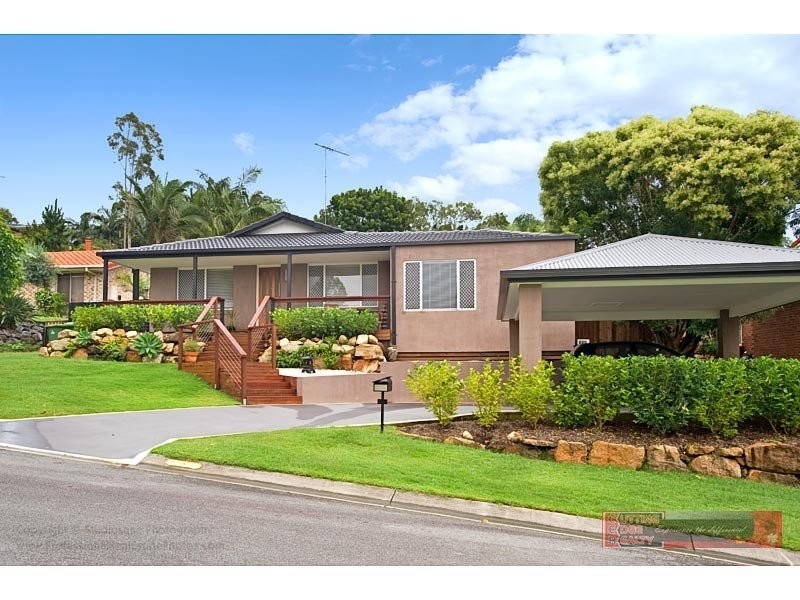 5 Avon Court, Pacific Pines QLD 4211