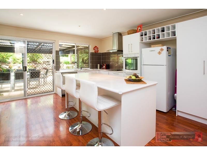 5 Avon Court, Pacific Pines QLD 4211