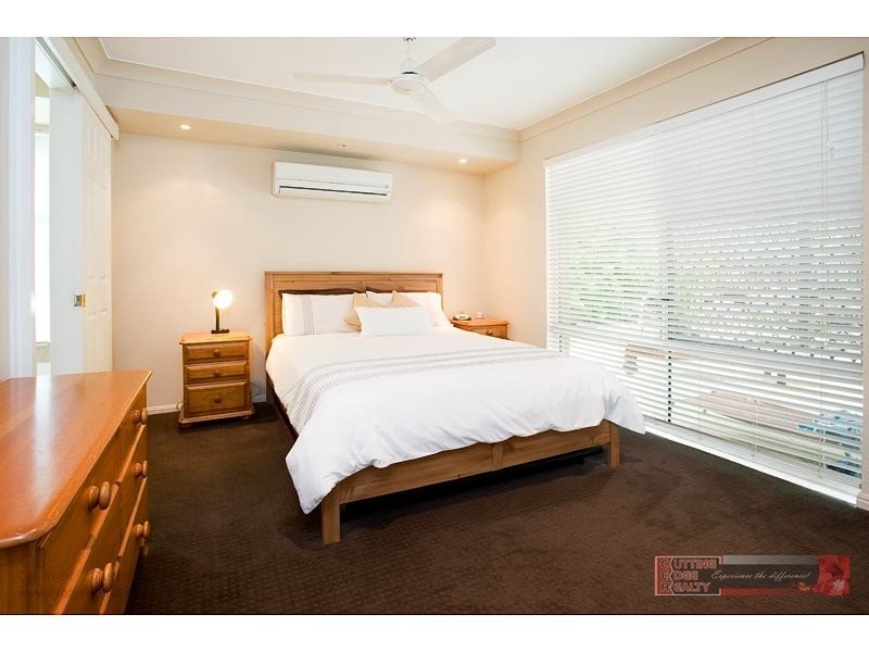 5 Avon Court, Pacific Pines QLD 4211