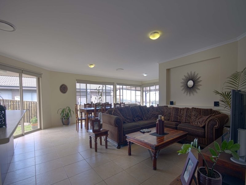 34 WUNBURRA CIRCLE, Pacific Pines QLD 4211