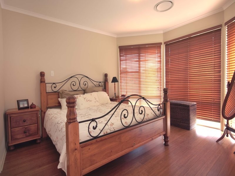 34 WUNBURRA CIRCLE, Pacific Pines QLD 4211