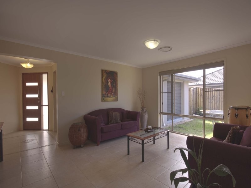 34 WUNBURRA CIRCLE, Pacific Pines QLD 4211